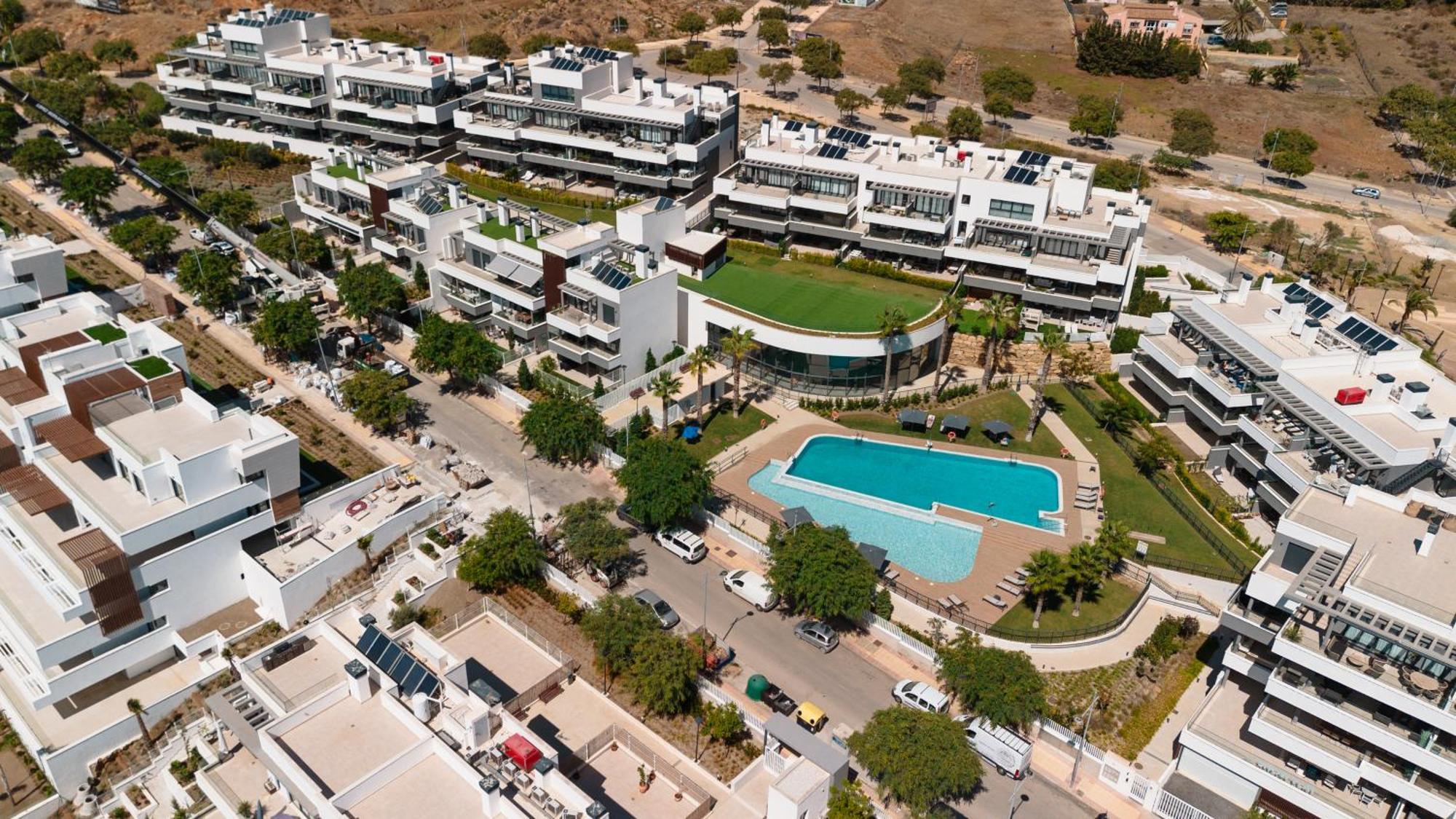 Luxurious 2 Bedroom Apartment Close To The Beach In Estepona Eksteriør bilde