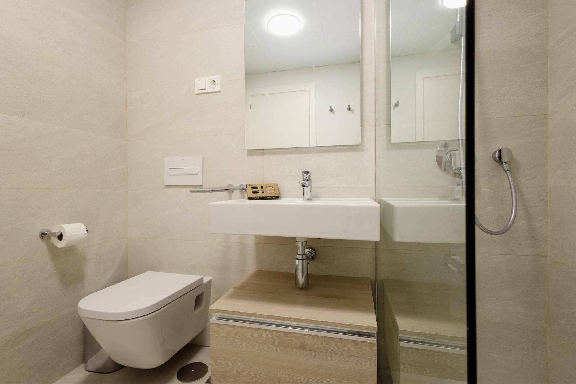 Luxurious 2 Bedroom Apartment Close To The Beach In Estepona Eksteriør bilde