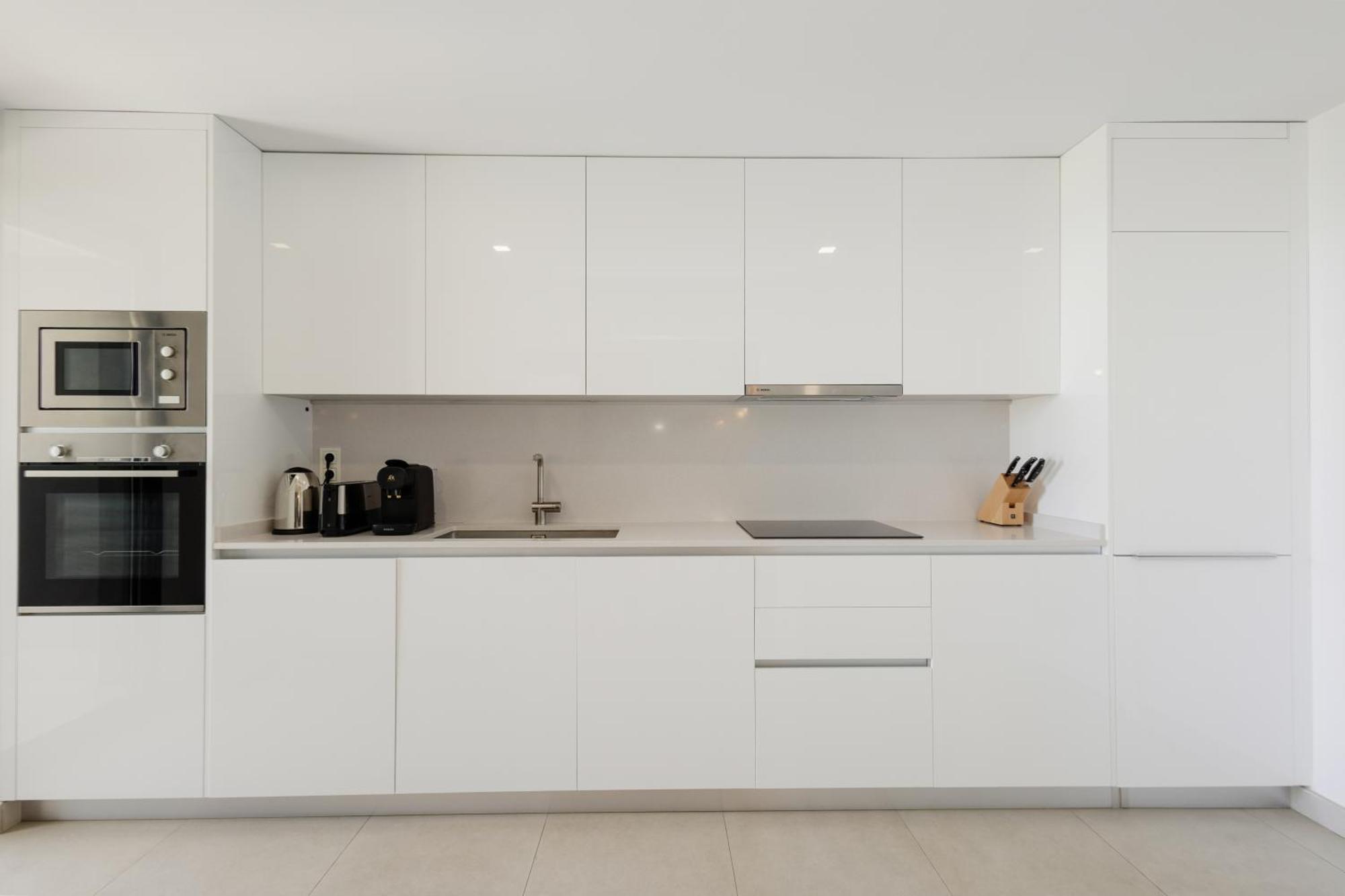 Luxurious 2 Bedroom Apartment Close To The Beach In Estepona Eksteriør bilde