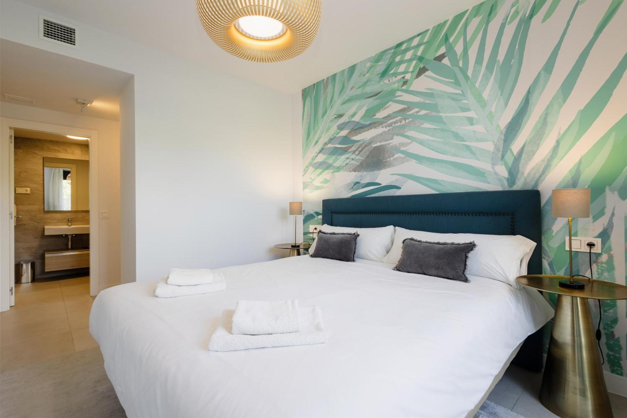 Luxurious 2 Bedroom Apartment Close To The Beach In Estepona Eksteriør bilde